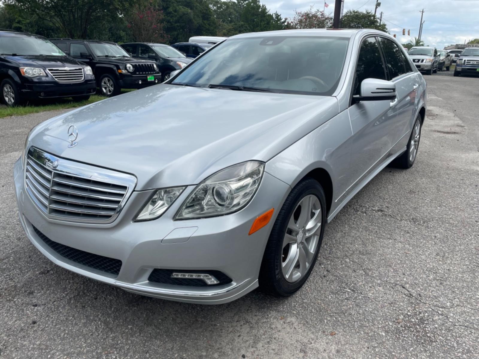 2010 SILVER MERCEDES-BENZ E-CLASS E550 (WDDHF7CB5AA) with an 5.5L engine, Automatic transmission, located at 5103 Dorchester Rd., Charleston, SC, 29418-5607, (843) 767-1122, 36.245171, -115.228050 - Photo #2