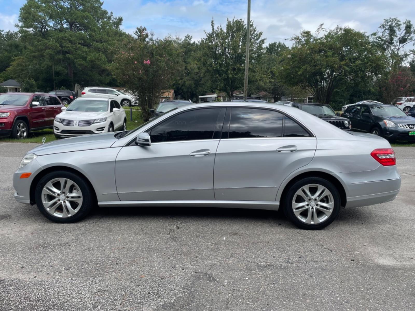 2010 SILVER MERCEDES-BENZ E-CLASS E550 (WDDHF7CB5AA) with an 5.5L engine, Automatic transmission, located at 5103 Dorchester Rd., Charleston, SC, 29418-5607, (843) 767-1122, 36.245171, -115.228050 - Photo #3