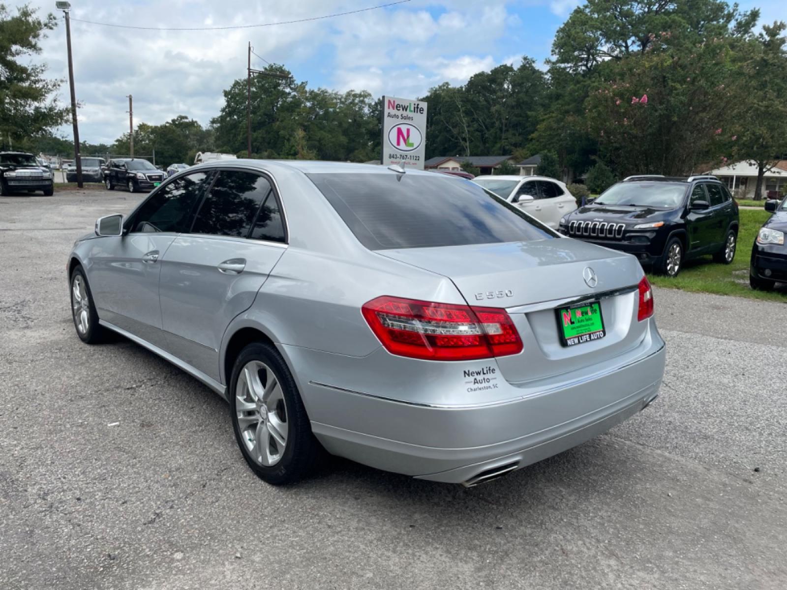 2010 SILVER MERCEDES-BENZ E-CLASS E550 (WDDHF7CB5AA) with an 5.5L engine, Automatic transmission, located at 5103 Dorchester Rd., Charleston, SC, 29418-5607, (843) 767-1122, 36.245171, -115.228050 - Photo #4