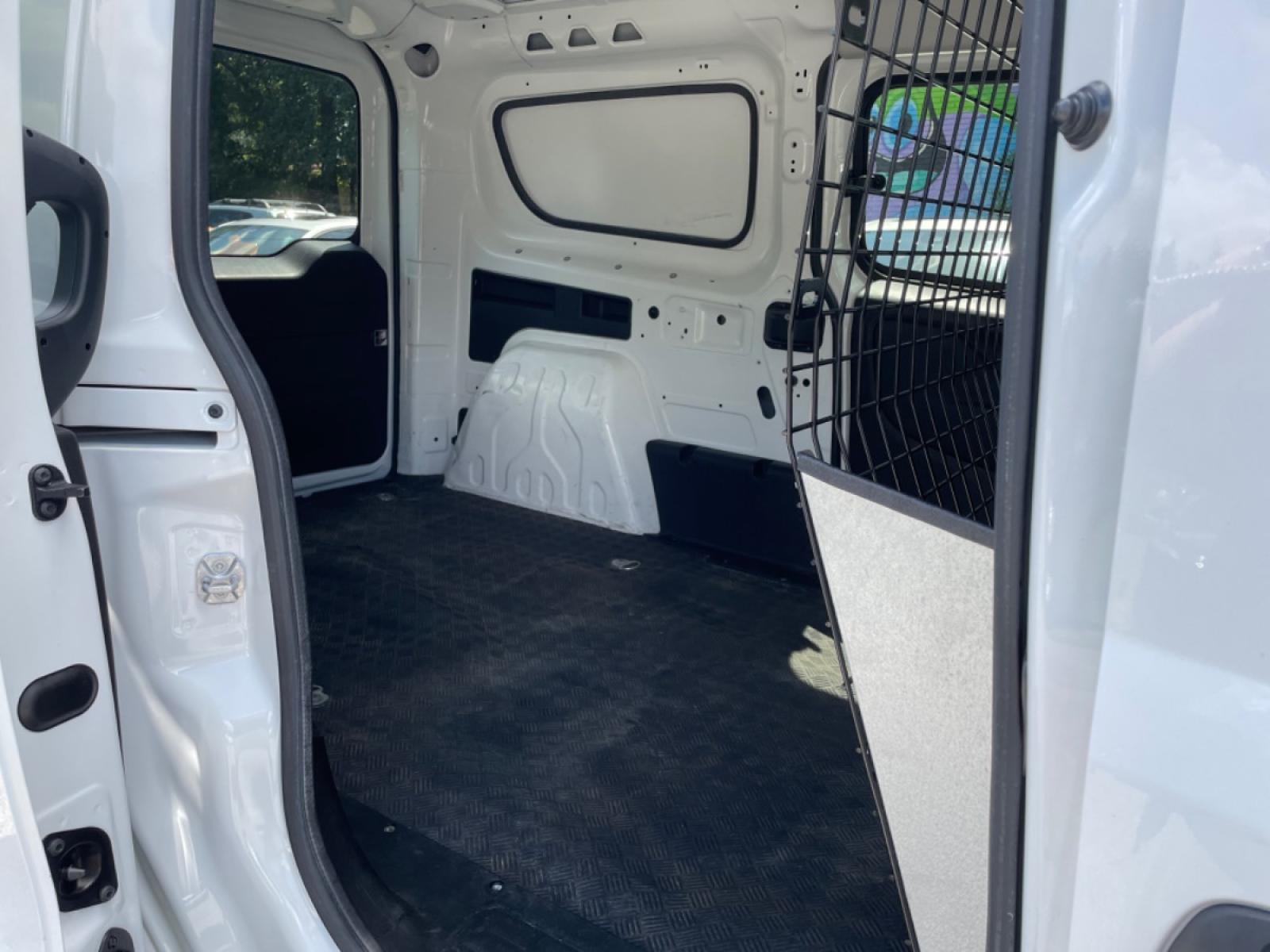 2017 WHITE RAM PROMASTER CITY SLT (ZFBERFBBXH6) with an 2.4L engine, Automatic transmission, located at 5103 Dorchester Rd., Charleston, SC, 29418-5607, (843) 767-1122, 36.245171, -115.228050 - Photo #11