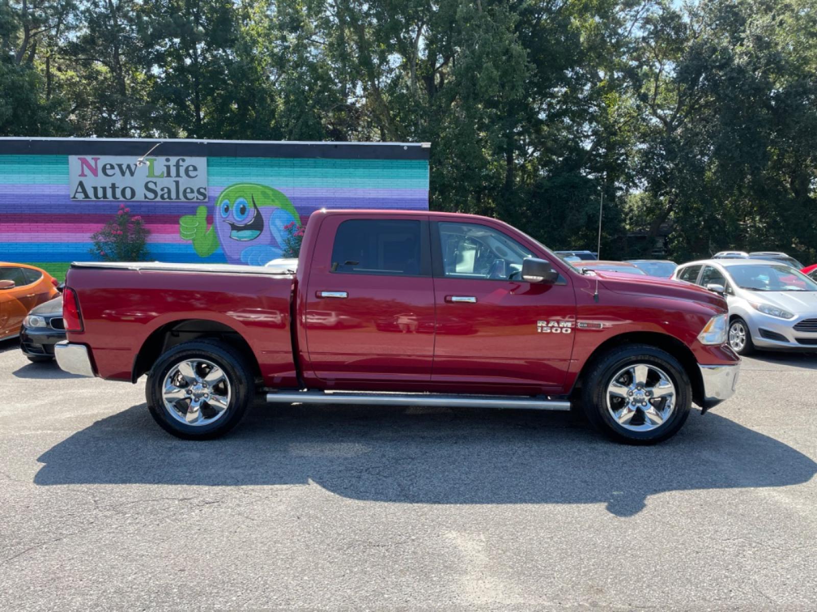 2015 RED RAM 1500 SLT (1C6RR6LM8FS) with an 3.0L engine, Automatic transmission, located at 5103 Dorchester Rd., Charleston, SC, 29418-5607, (843) 767-1122, 36.245171, -115.228050 - Clean CarFax (no accidents reported!!) Clean, Spacious and Comfortable interior equipped with Navigation, Backup Camera, AUX/USB/Bluetooth, Power Everything (windows, locks, seats, mirrors), Keyless Entry, Running Boards, Bed Cover, Tow Package, Chrome Wheels. Certified One Owner!! Powerful Diesel E - Photo #7