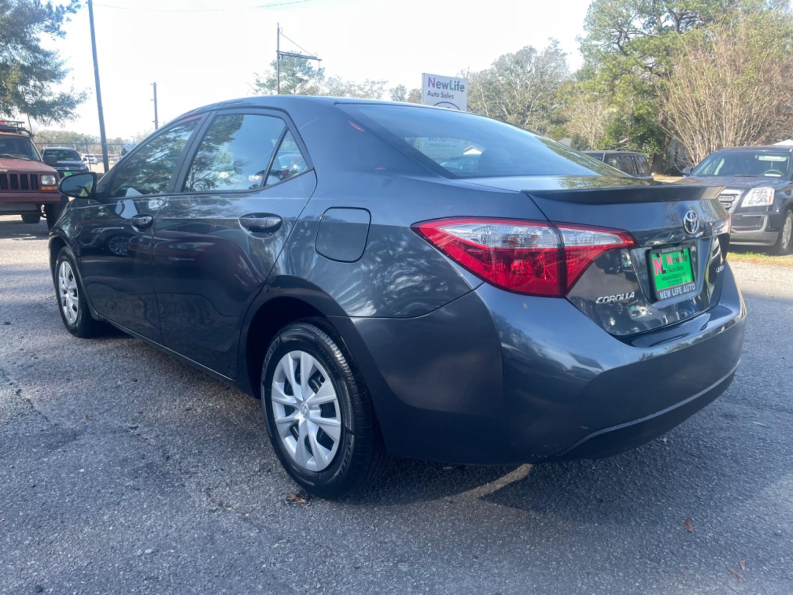2015 GRAY TOYOTA COROLLA ECO (2T1BPRHE5FC) with an 1.8L engine, Continuously Variable transmission, located at 5103 Dorchester Rd., Charleston, SC, 29418-5607, (843) 767-1122, 36.245171, -115.228050 - Comfortable interior with CD/AUX/Bluetooth, Backup Camera, Power Windows, Powe Locks, Power Mirrors, Keyless Entry. Clean CarFax (no accidents reported!) 148k miles Located at New Life Auto Sales! 2023 WINNER for Post & Courier's Charleston's Choice Pre-owned Car Dealer AND 2018-2023 Top 5 Finali - Photo #3