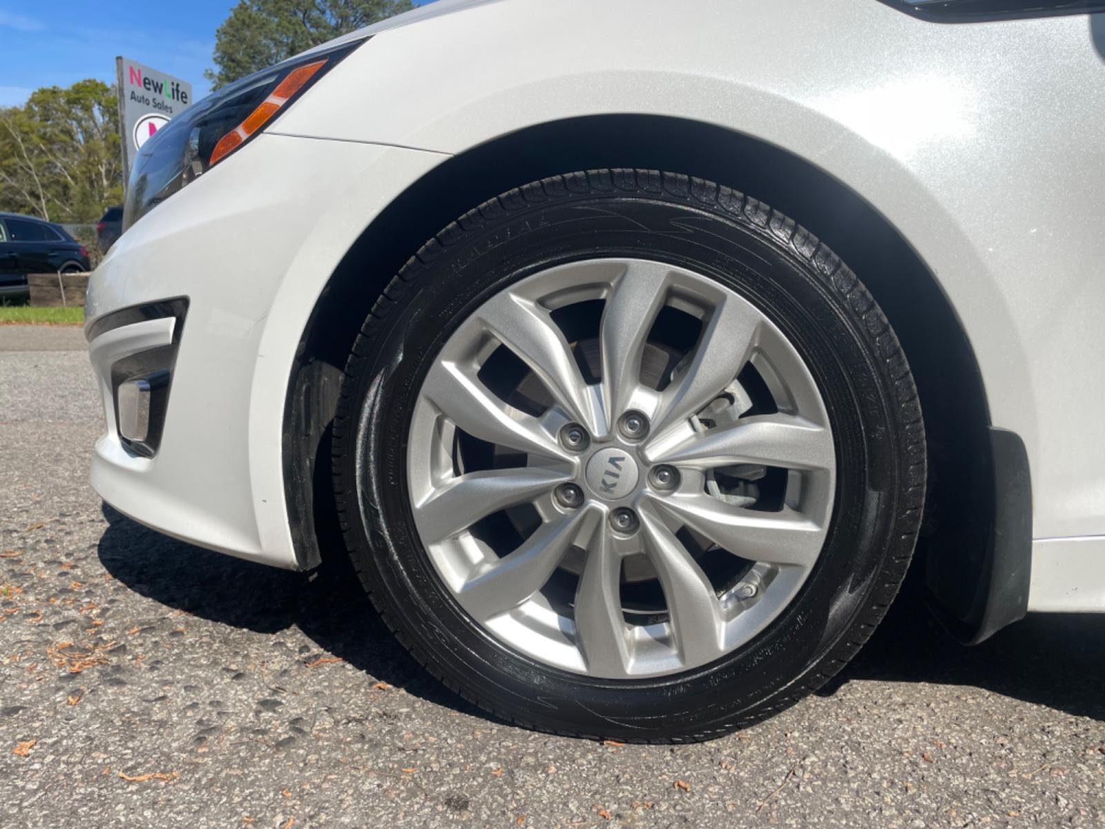 2015 WHITE KIA OPTIMA EX (5XXGN4A79FG) with an 2.4L engine, Automatic transmission, located at 5103 Dorchester Rd., Charleston, SC, 29418-5607, (843) 767-1122, 36.245171, -115.228050 - Clean all around with Leather, Double Sunroof, CD/AUX/Sat/Bluetooth, Handsfree Phone, Backup Camera, Power Everything (windows, locks, seats, mirrros), Heated/Cooled/Memory Seating, Heated Steering Wheel, Dual Climate Control, Push Button Start, Keyless Entry, Alloy Wheels. Local Trade-in!! Only 109 - Photo #22