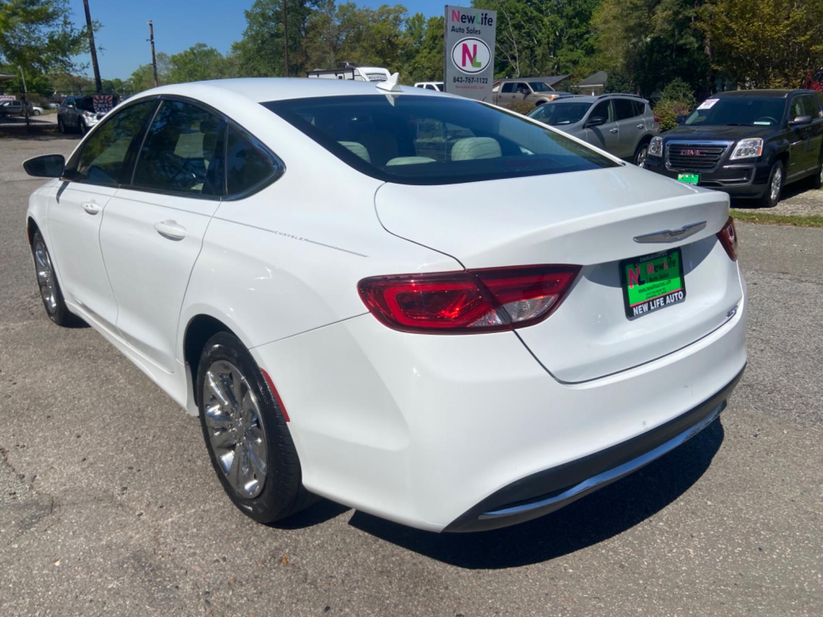 2016 WHITE CHRYSLER 200 LIMITED (1C3CCCAB1GN) with an 2.4L engine, Automatic transmission, located at 5103 Dorchester Rd., Charleston, SC, 29418-5607, (843) 767-1122, 36.245171, -115.228050 - Clean Inside & Out with Sunroof, Backup Camera, AUX/USB/Bluetooth, Power Everything (windows, locks, seats, mirrors), Push Button Start, Keyless Entry, Alloy Wheels. 118k miles Located at New Life Auto Sales! 2018-2023 Top 5 Finalist for Charleston City Paper's BEST PLACE TO BUY A USED CAR! 5103 Do - Photo #3