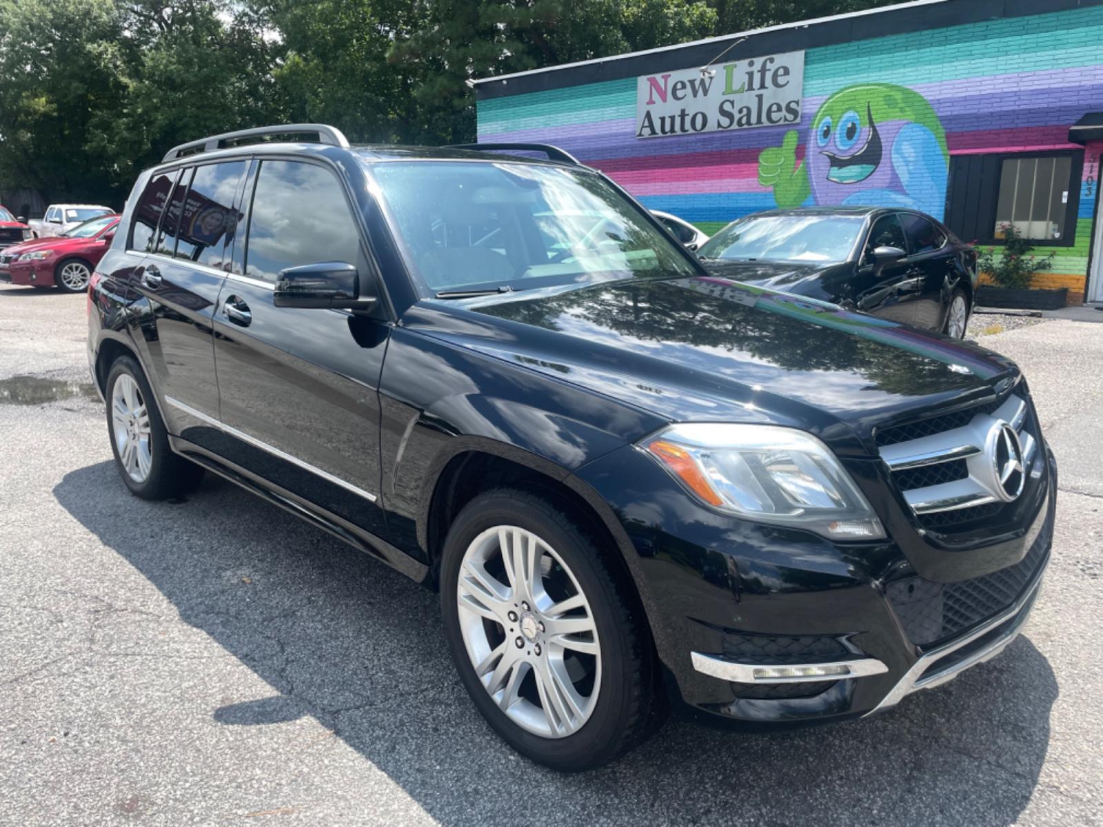 2013 BLACK MERCEDES-BENZ GLK 350 (WDCGG5HB2DG) with an 3.5L engine, Automatic transmission, located at 5103 Dorchester Rd., Charleston, SC, 29418-5607, (843) 767-1122, 36.245171, -115.228050 - Local trade-in with Leather, Double Sunroof, CD/AUX/Bluetooth, Dual Climate Control, Power Everything (windows, locks, seats, mirrors), Heated/Memory Seating, Keyless Entry, Push Button Start, Alloy Wheels. Clean CarFax (no accidents reported!) 113k miles Located at New Life Auto Sales! 2018-2023 T - Photo #0