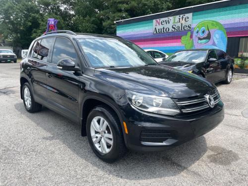 2017 VOLKSWAGEN TIGUAN S 4MOTION - Leather, low miles, very clean!!