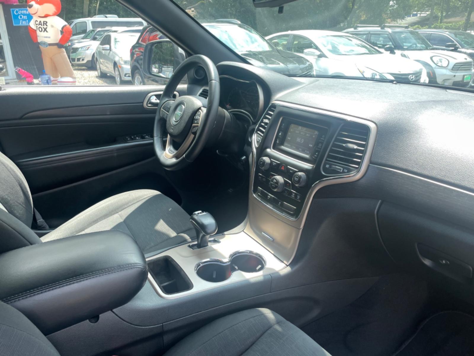 2014 SILVER JEEP GRAND CHEROKEE LAREDO (1C4RJFAG3EC) with an 3.6L engine, Automatic transmission, located at 5103 Dorchester Rd., Charleston, SC, 29418-5607, (843) 767-1122, 36.245171, -115.228050 - Super clean interior with AUX/USB/Bluetooth, Power Everything (windows, locks, seat, mirrors), Push Button Start, Keyless Entry, Luggage Rack, Tow Package, Alloy Wheels. 122k miles Located at New Life Auto Sales! 2018-2023 Top 5 Finalist for Charleston City Paper's BEST PLACE TO BUY A USED CAR! 510 - Photo #8