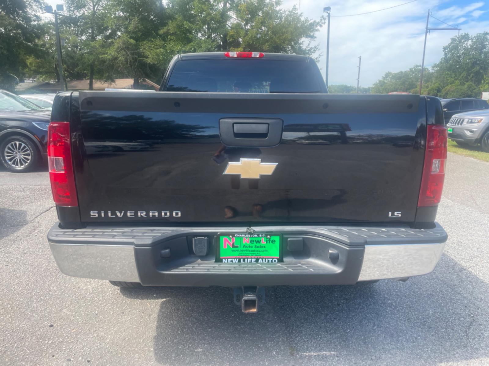 2011 BLACK CHEVROLET SILVERADO 1500 LS (1GCRCREA7BZ) with an 4.8L engine, Automatic transmission, located at 5103 Dorchester Rd., Charleston, SC, 29418-5607, (843) 767-1122, 36.245171, -115.228050 - Clean interior with CD/AUX/Sat, Power Windows, Power Locks, Power Mirrors, All-weather Mats, Keyless Entry, Tow Package, Shiny Chrome Wheels. Only 12k miles! Located at New Life Auto Sales! 2018-2023 Top 5 Finalist for Charleston City Paper's BEST PLACE TO BUY A USED CAR! 5103 Dorchester Road, Nort - Photo #4
