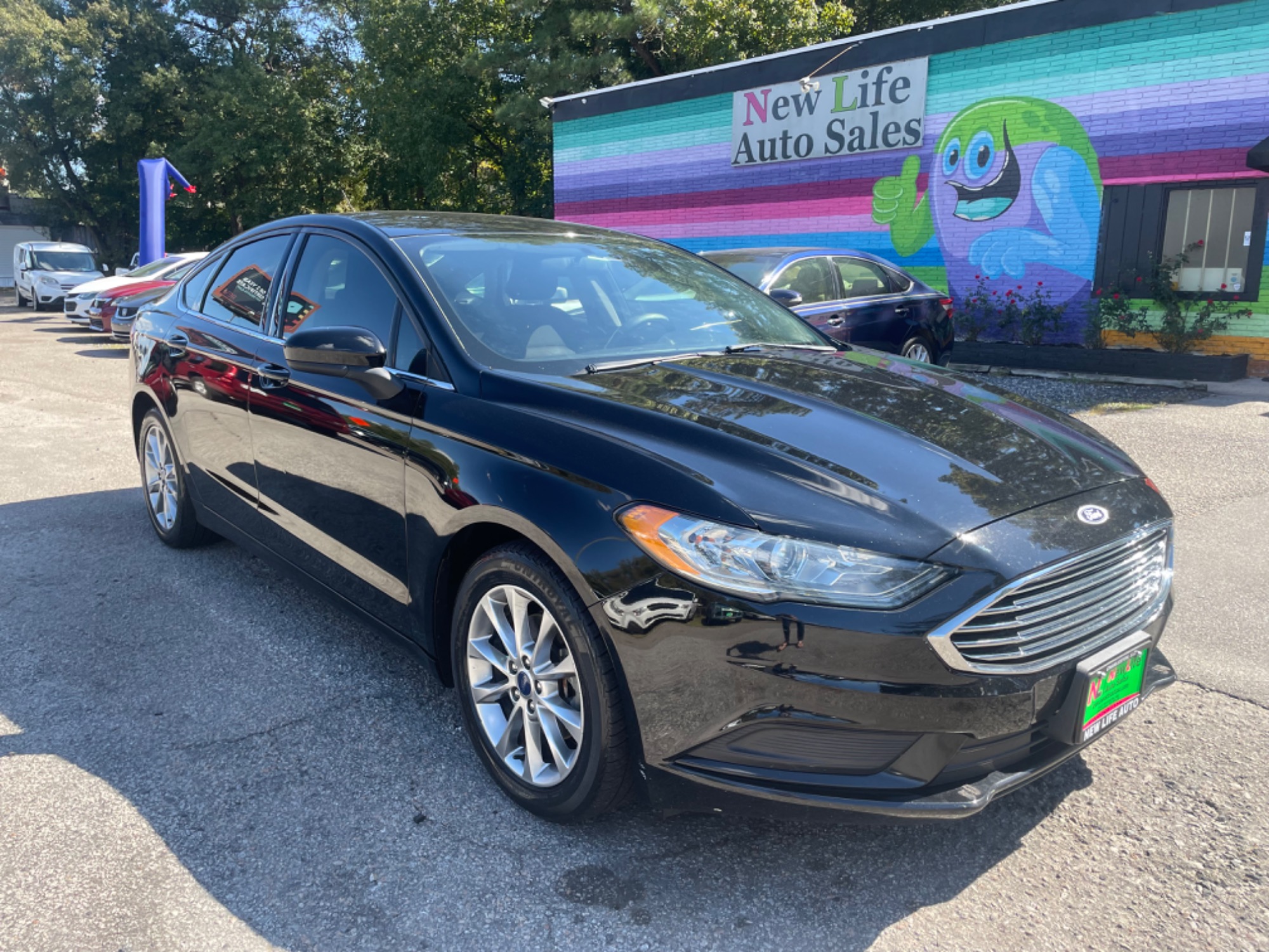 photo of 2017 FORD FUSION SE - Spacious & Sporty! Clean CarFax!!