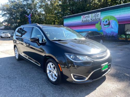2017 CHRYSLER PACIFICA TOURING - Great Family-Friendly Features! Convenient Stow 
